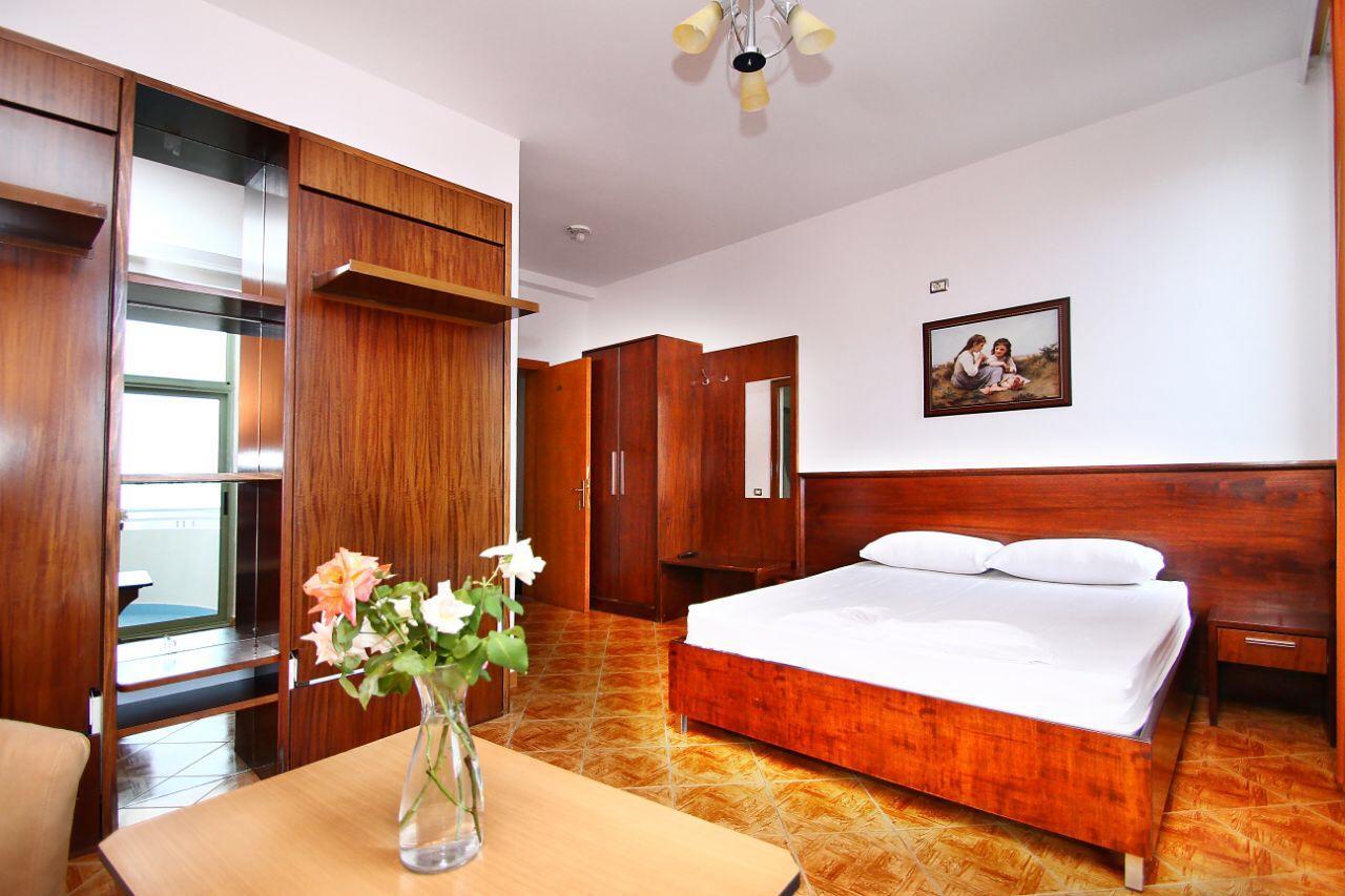 Hotel Europa Wlora Zewnętrze zdjęcie